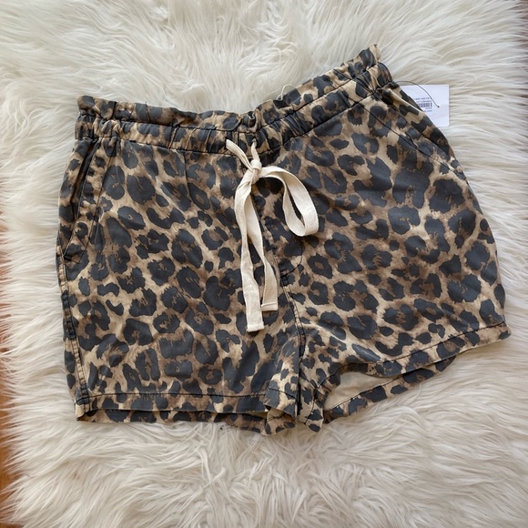 Leopard Print Drawstring Paper Bag Shorts M NWT - Picture 2 of 6